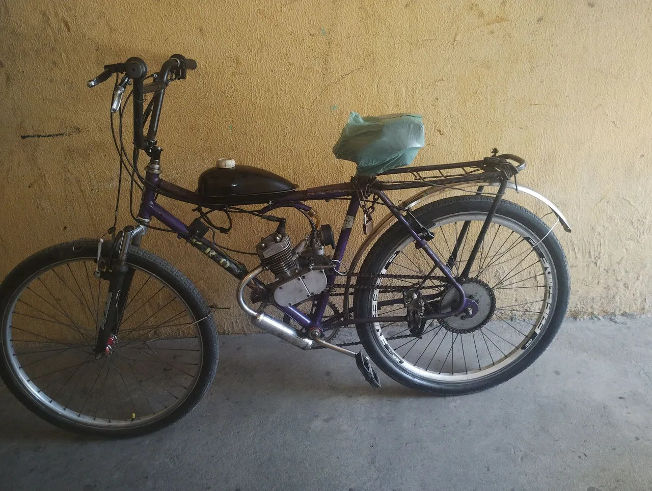 Bicicleta a motor 