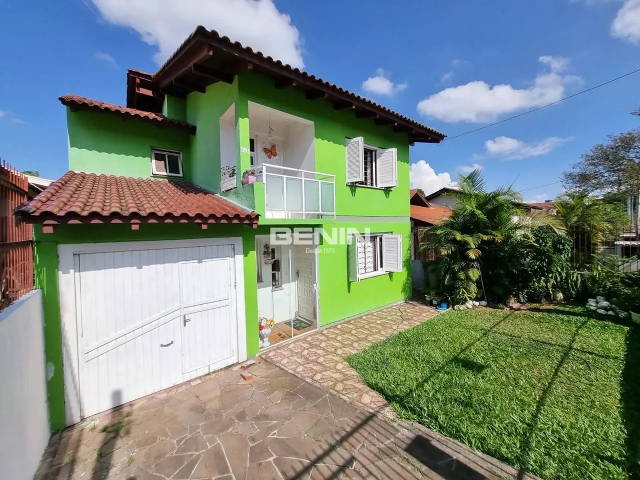 Venda de Sobrado em Canoas-RS, bairro Nossa Senhora das Graças com 163.93m² Área Const. Ve