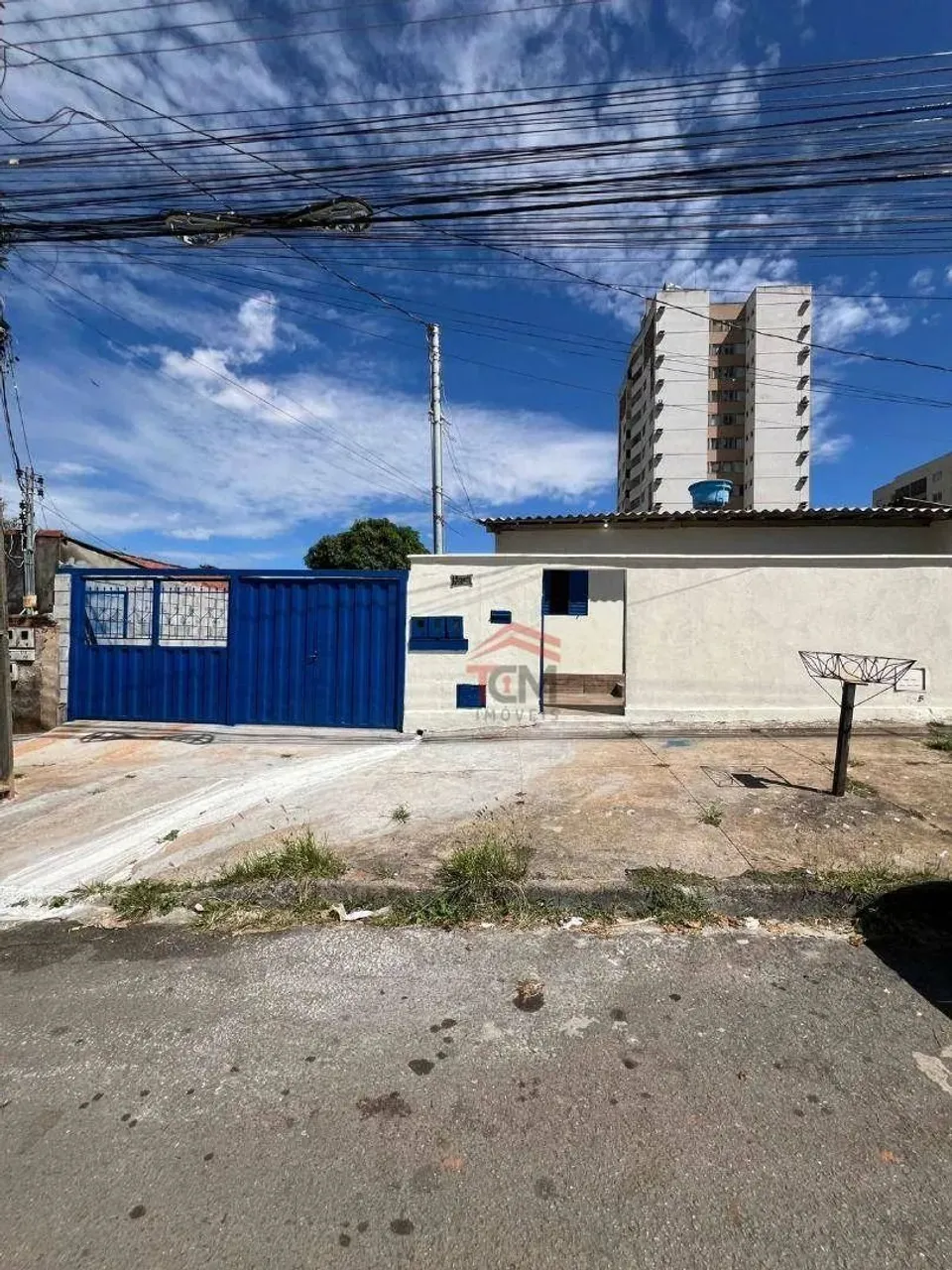 Casa com 3 dormitórios para alugar por R$ 2.400/mês - Vila São Tomaz - Aparecida de Goiâni