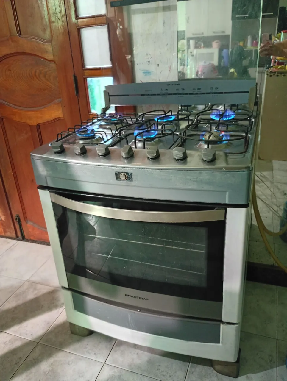 Fogão Brastemp 6 bocas e forno funcionando. Faço a entrega
