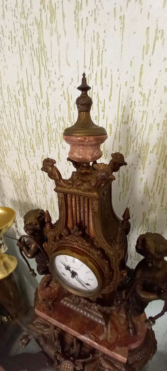 Relogio Imperial Antigo Bronze e Marmore máquina a corda funcionando perfeito - Foto 2