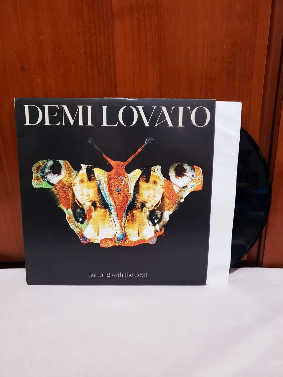 Demi Lovato Disco de Vinil Dancing With The Devil  - Foto 3