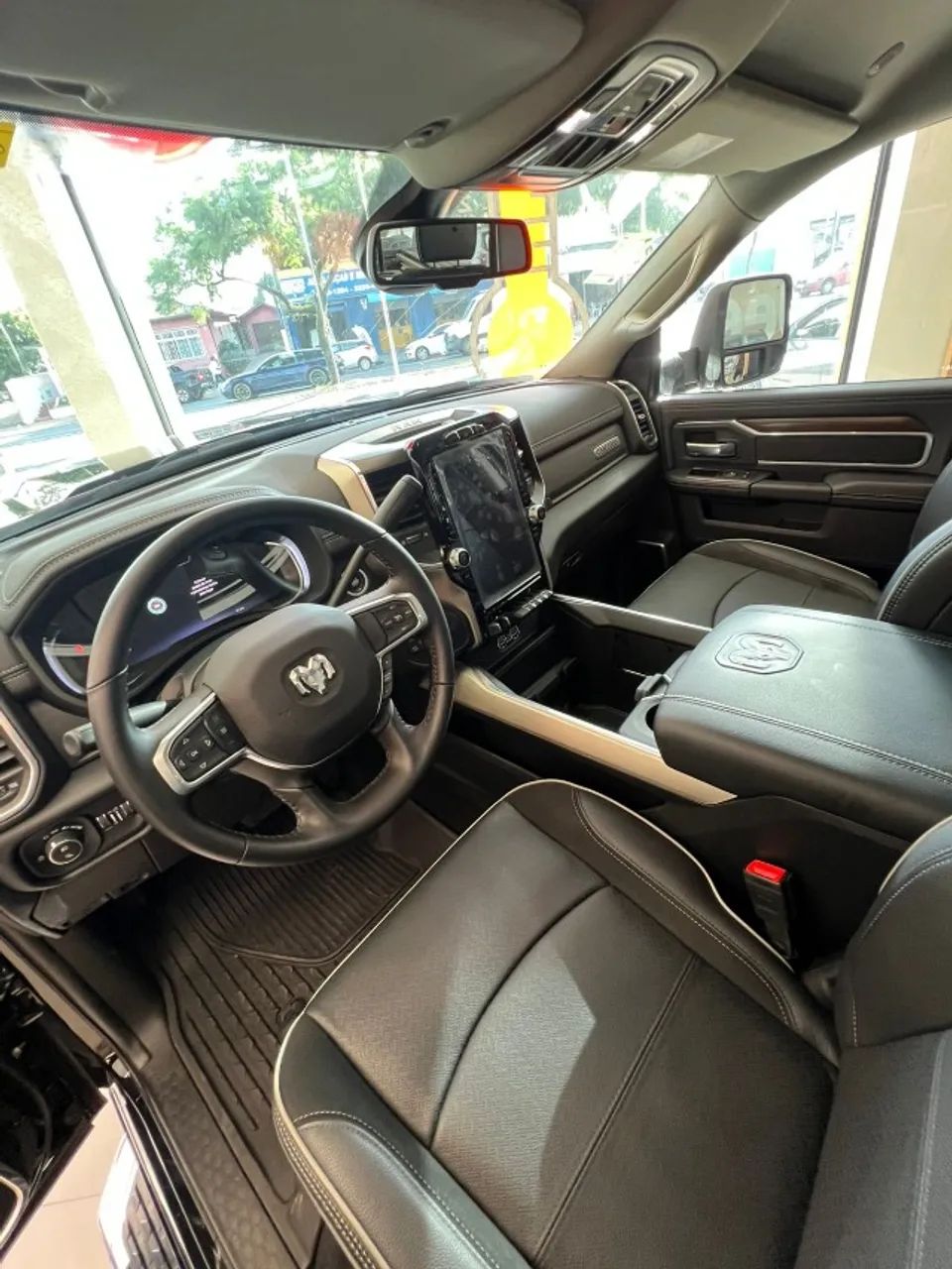 RAM 2500 LARAMIE PRETA - Foto 3