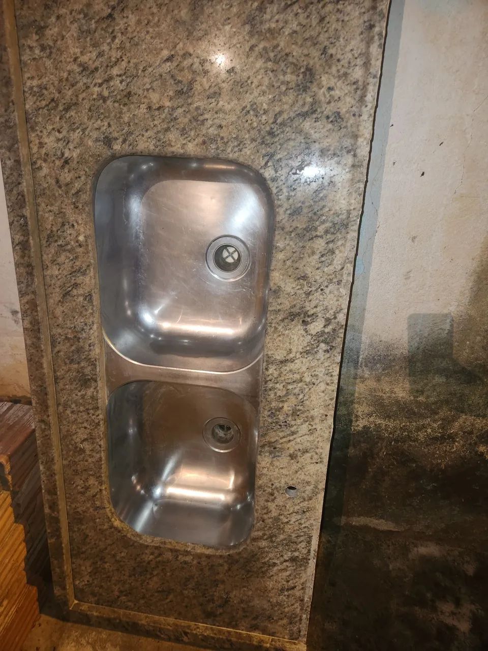 Pia com Bancada de Granito com Cuba Dupla - Foto 2