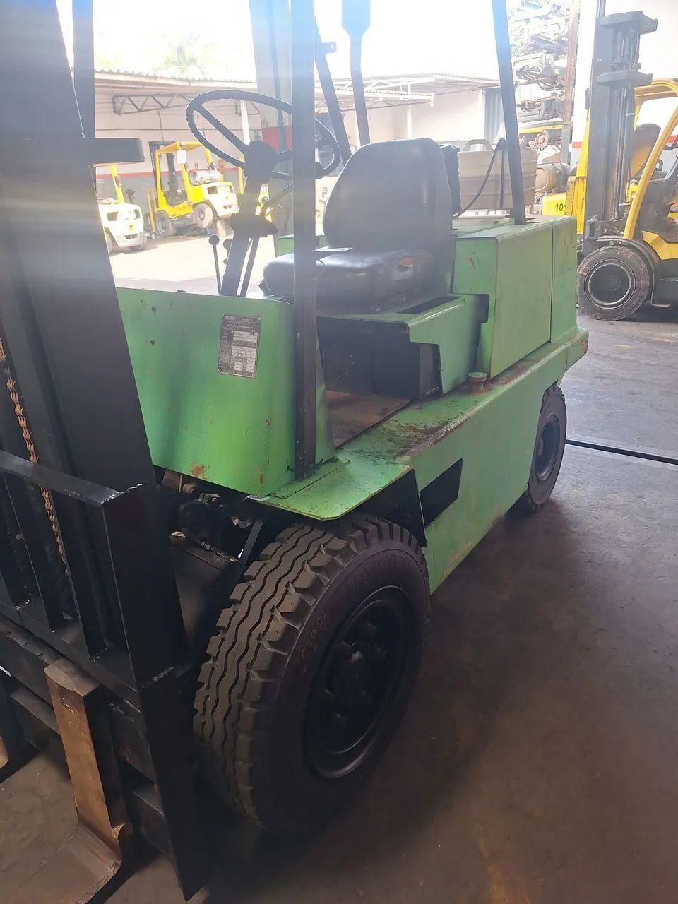 Empilhadeira Clark C 300 diesel - Foto 2