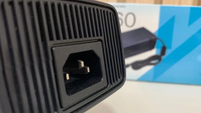 Fonte Xbox 360 Slim Compatível Bivolt 110v 220v 2 Pinos - Foto 4