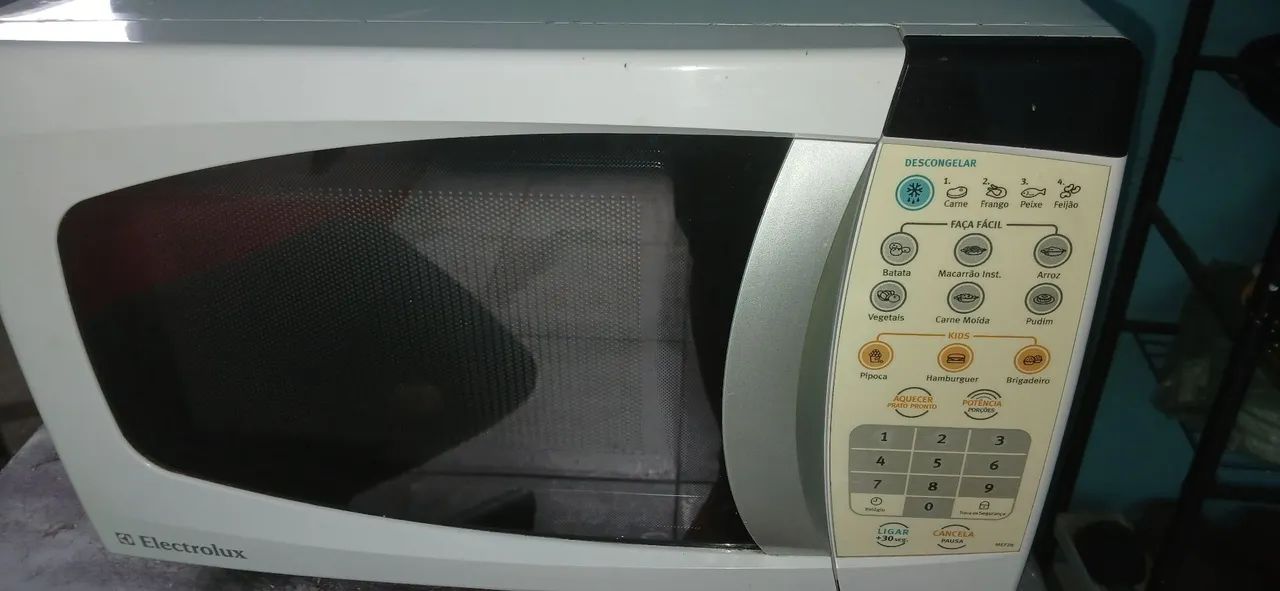 Microondas Electrolux 20L funcionando tudo - Foto 2