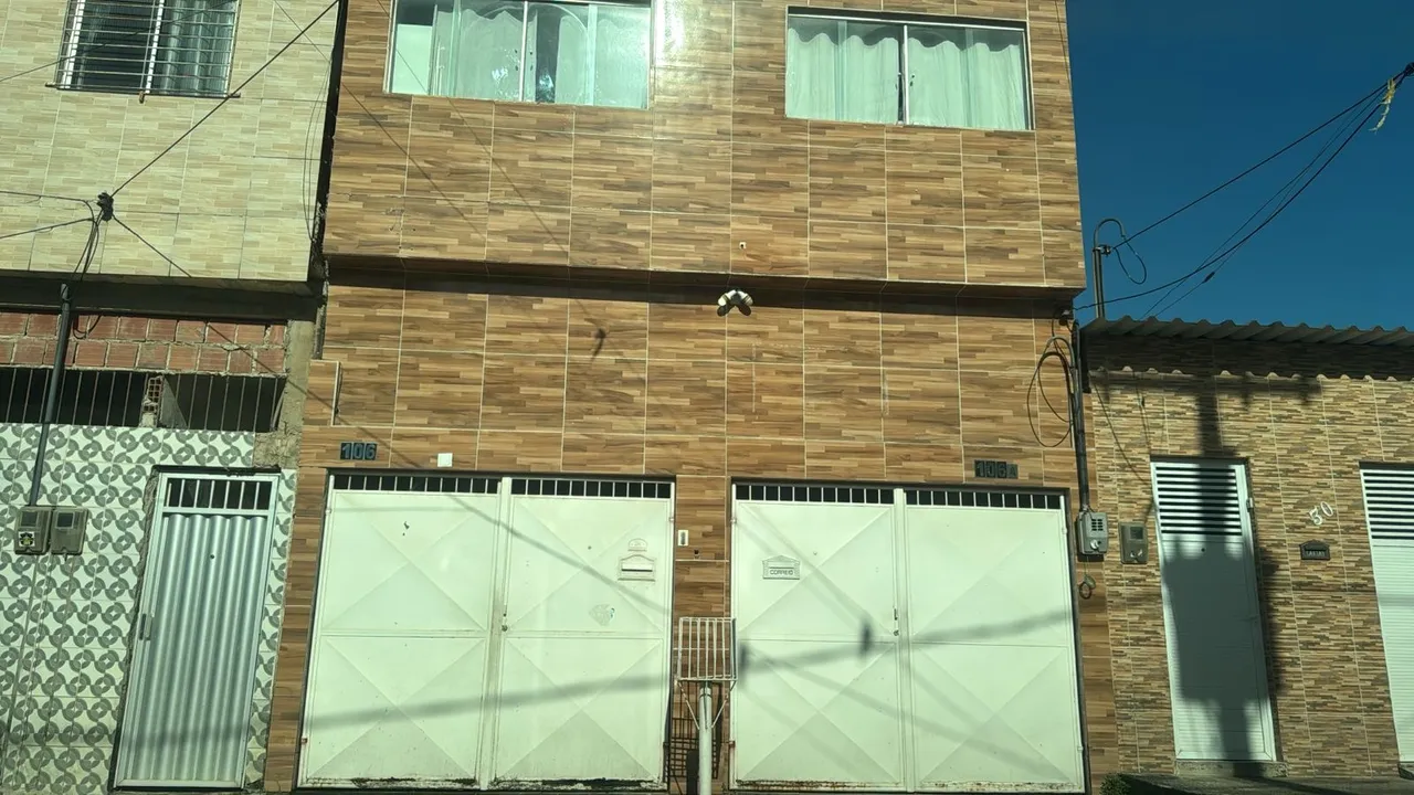 Casa térrea com garagem 2/4 em dois Unidos Recife