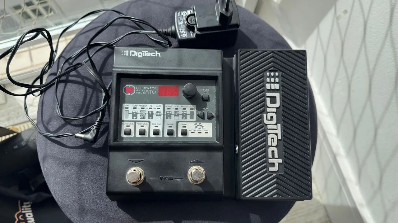 Pedaleira Digitech Element XP Guitar Effects Processor