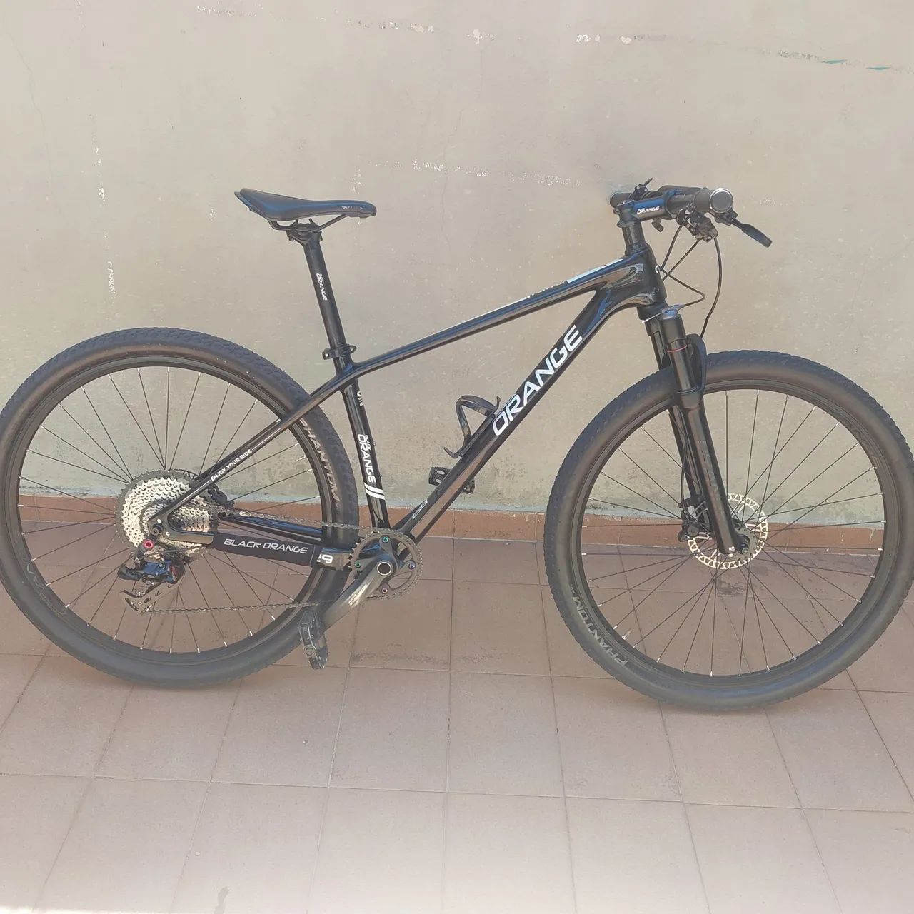 Moutain Bike Carbono Semi nova e pouco usada