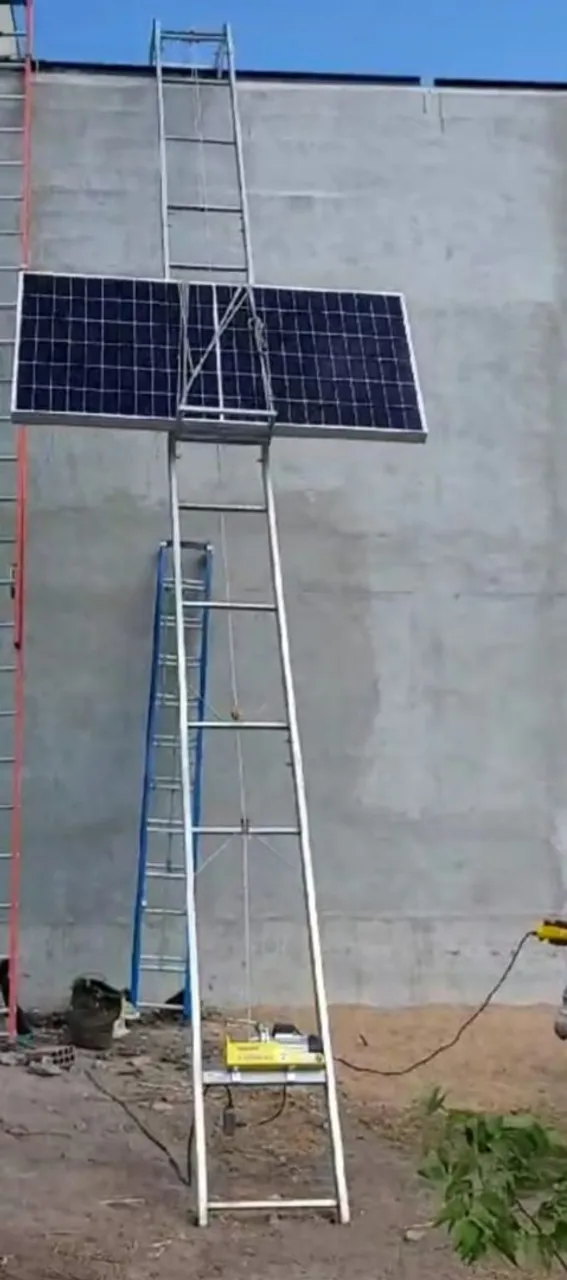 Escada para instalação de Painel Solar