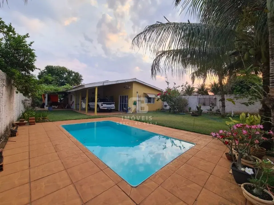Imóvel para venda possui 300 metros quadrados com 2 quartos