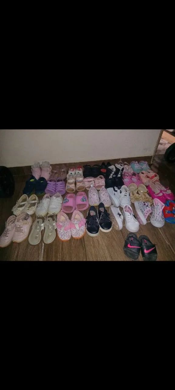 Lote se sapatos infantil tudo por R$100.00 sou de itapetininga-sp 