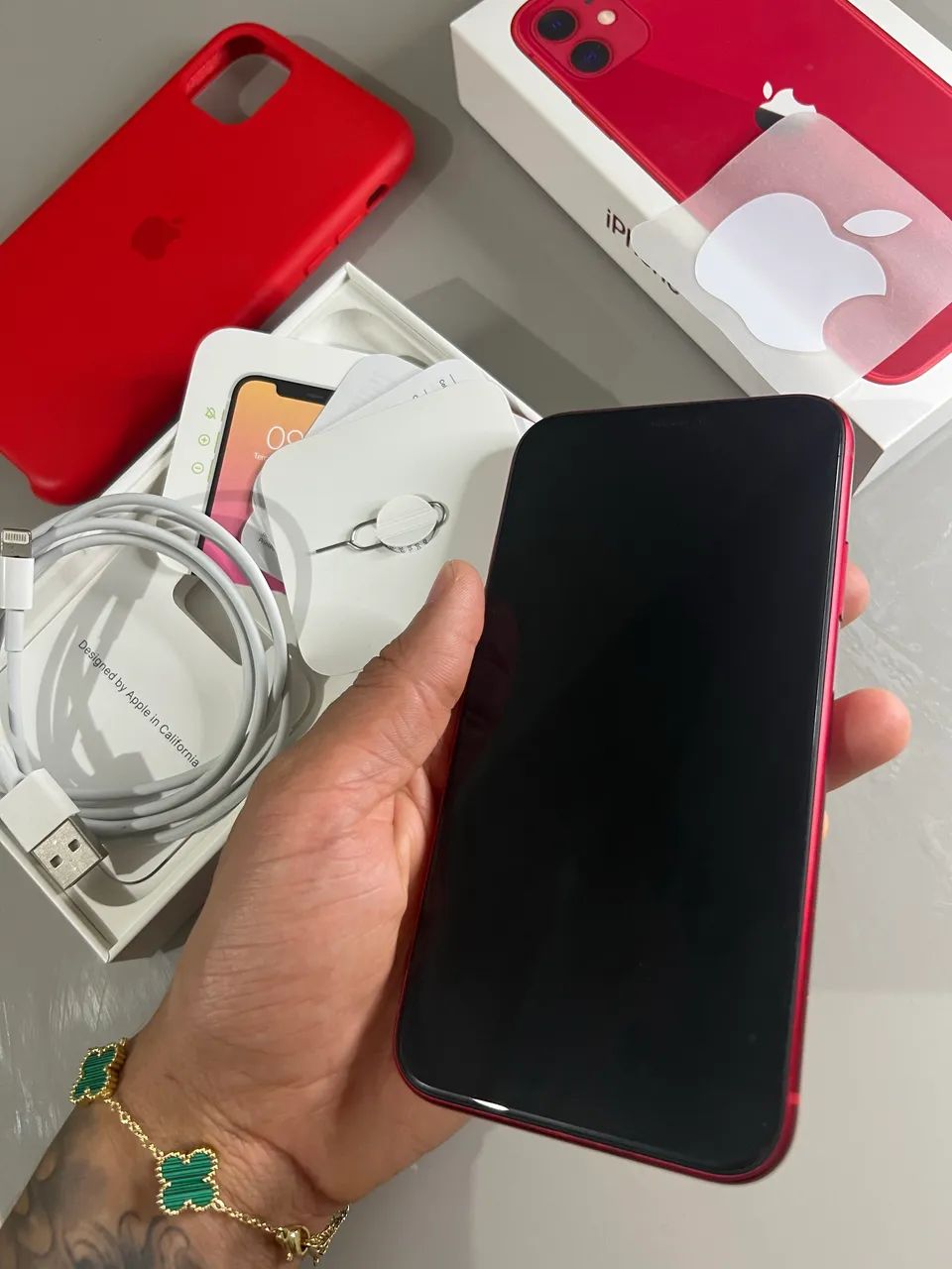 Apple iPhone 11 赤 Apple iPhone 11 64GB - Vitrine - Tela Liquid Retina de 6.1
