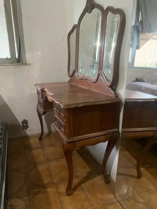 Espelho de penteadeira antigo em madeira - Foto 3