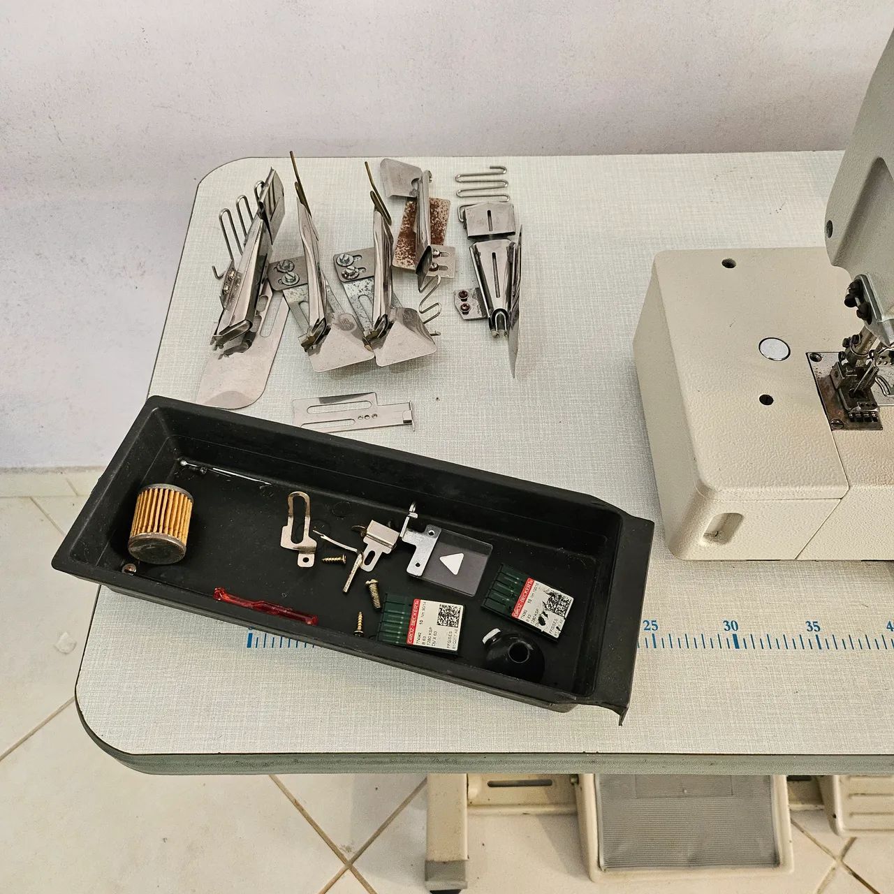 Maquina de costura galoneira pouquíssimo usada  - Foto 5