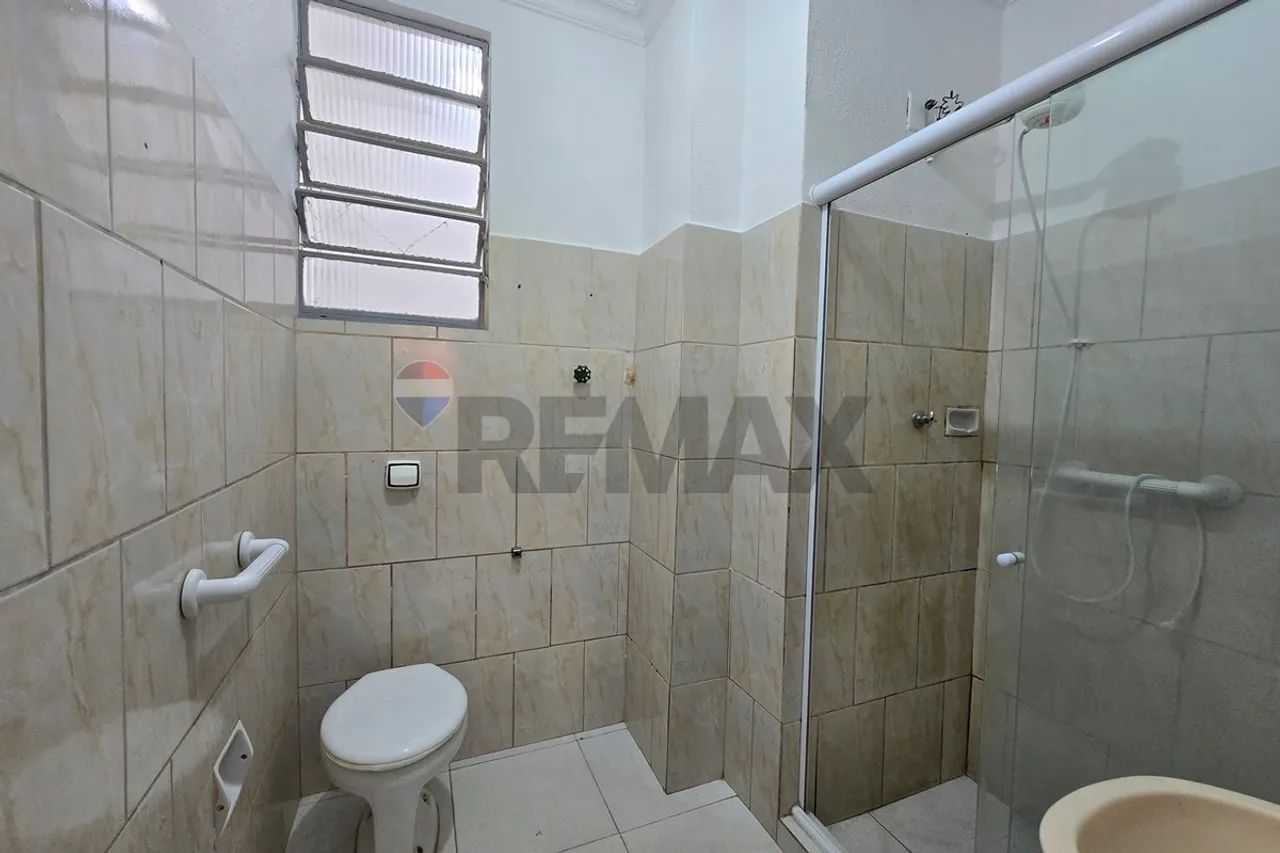 Apartamento Térreo de 2 Quartos, Recém-Reformado e com Vaga - Foto 4