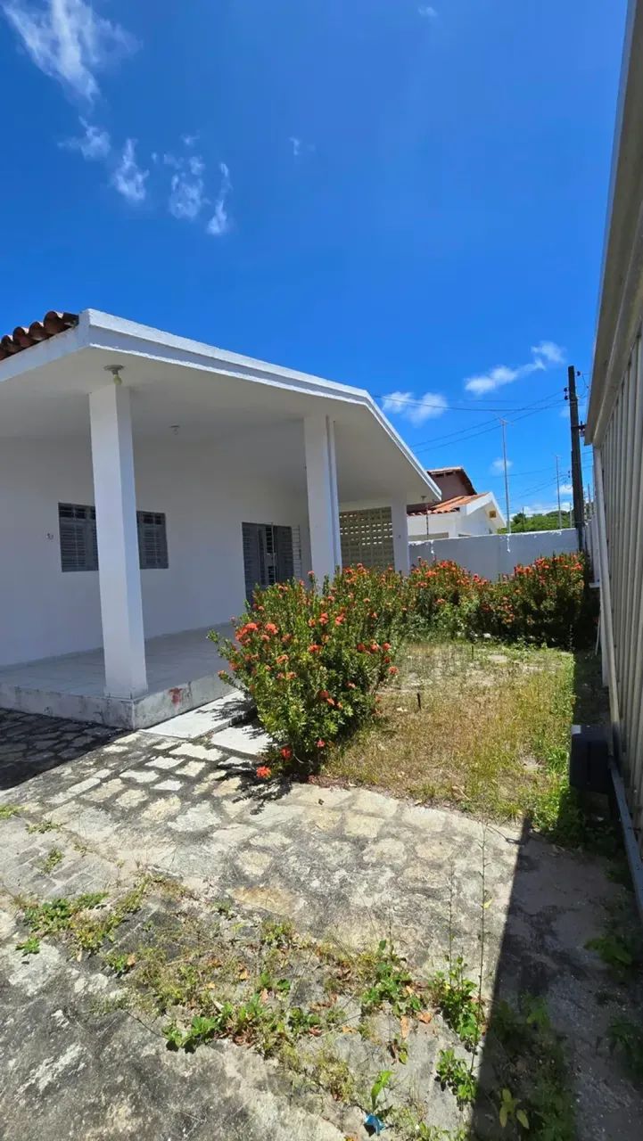 CASA ESPAÇOSA COM 460M² E 4 QUARTOS EM AREIA DOURADA  A 100M DO MAR EM CABEDELO - Foto 2