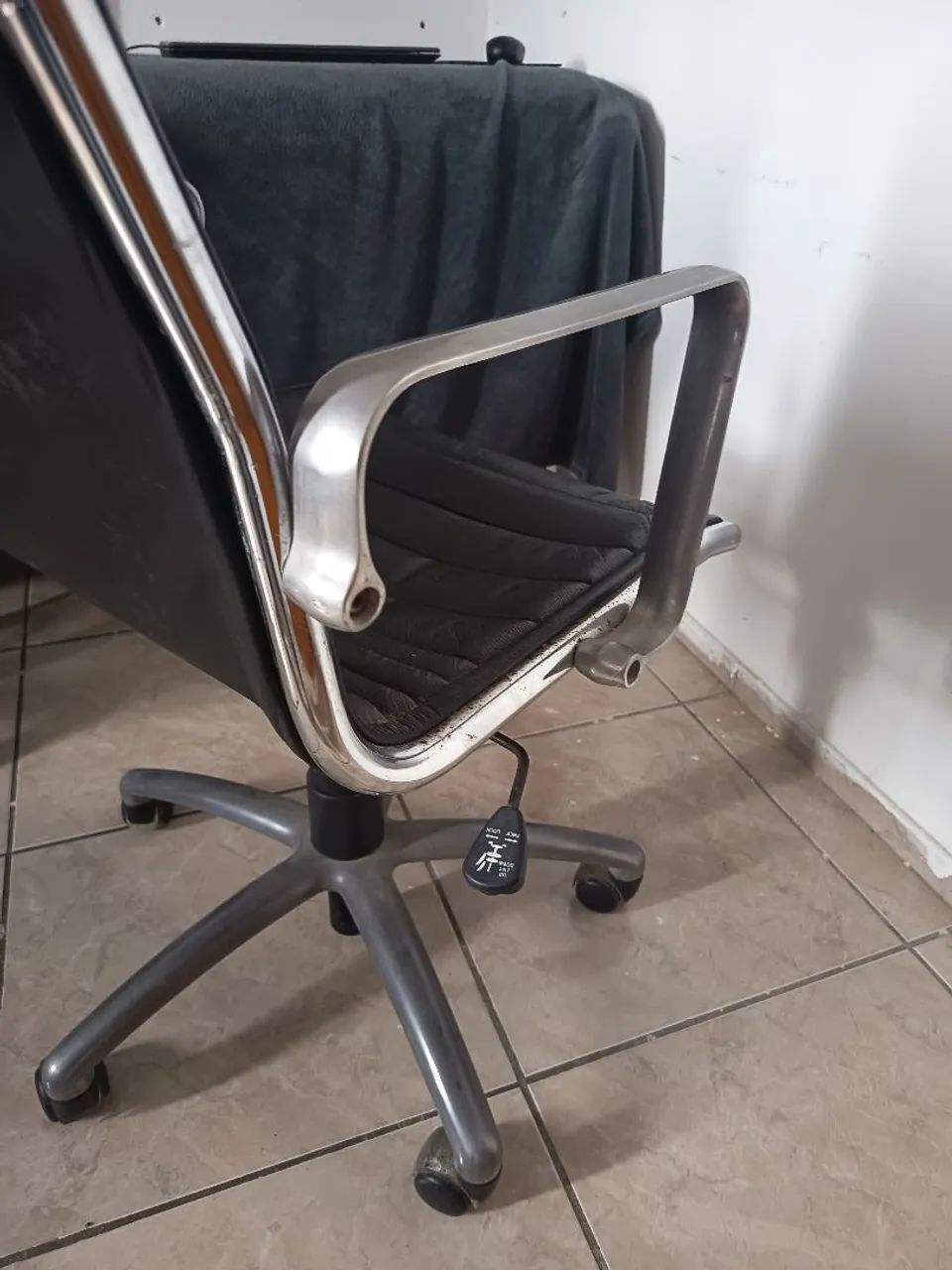 Cadeira de escritório  - Foto 3
