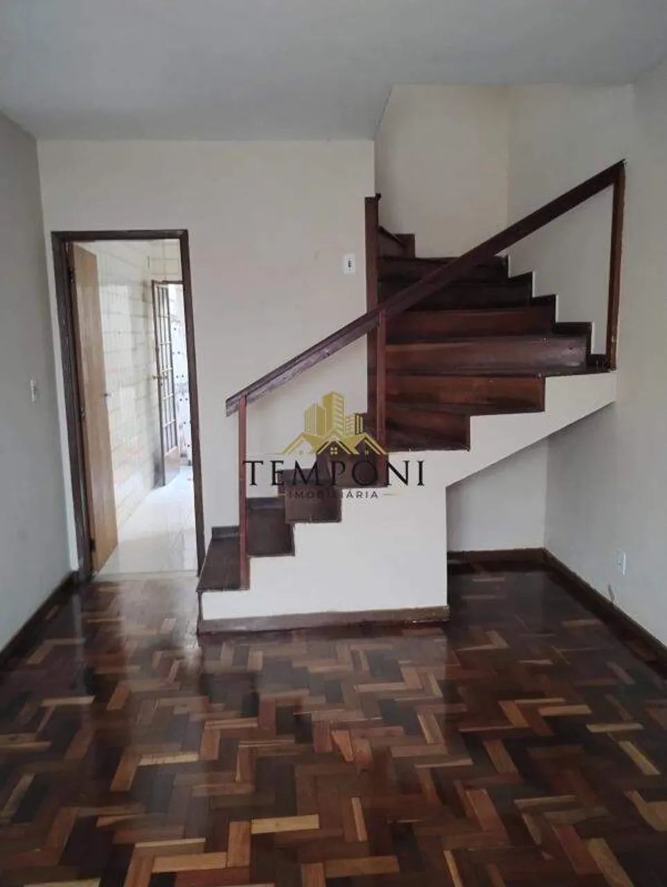 Excelente casa geminada com 02 quartos e vaga para até 4 carros. - Foto 5