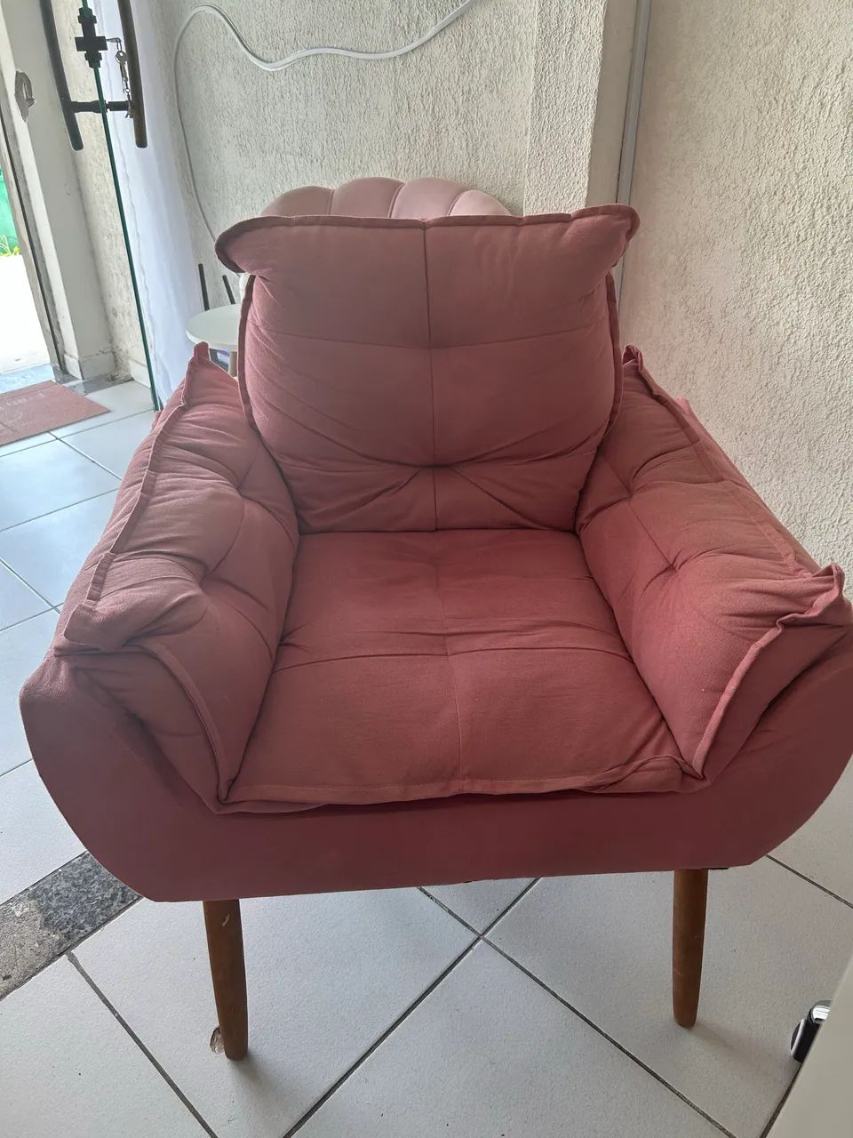 Poltrona rosa65704315323139120