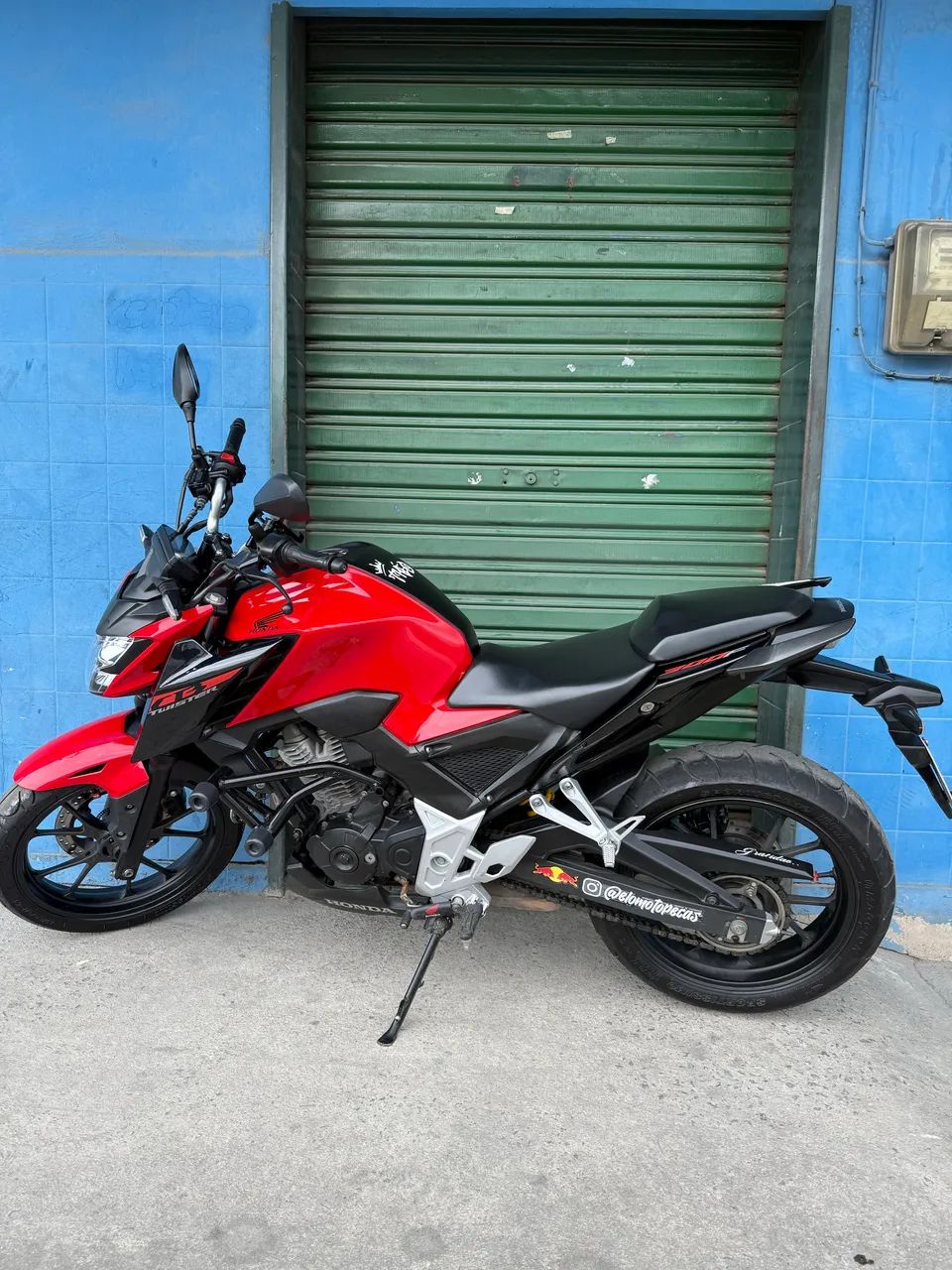 Cb300f em excelente estado 