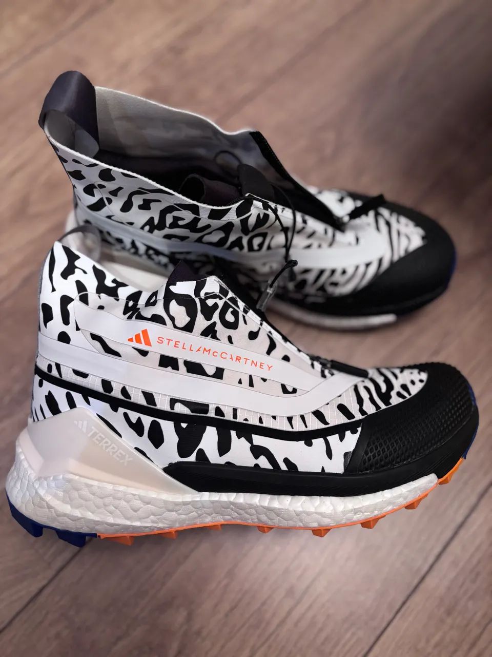 Tênis Adidas by Stella McCartney x Terrex Hiker Gore-Tex 