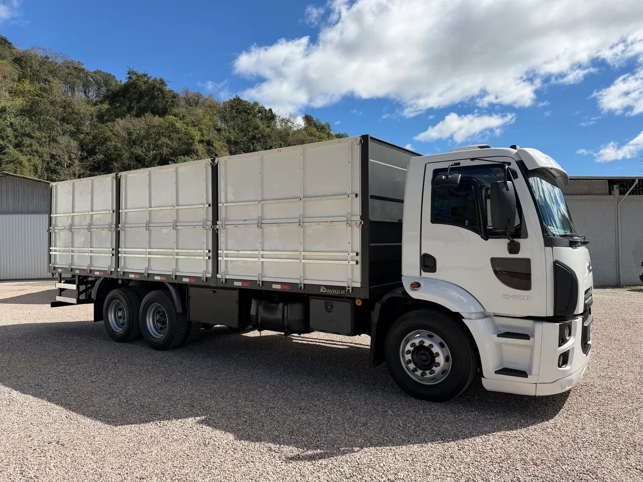 Ford cargo 2428 extremamente impecável (motor zero)  graneleiro  - Foto 4