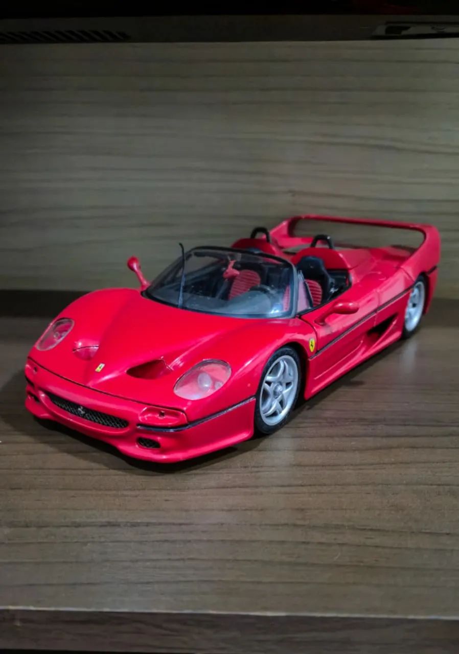 Miniatura Ferrari F50