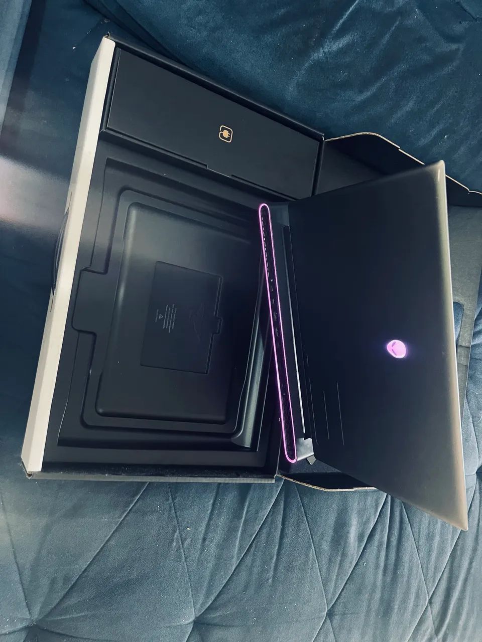 Alienware M16
