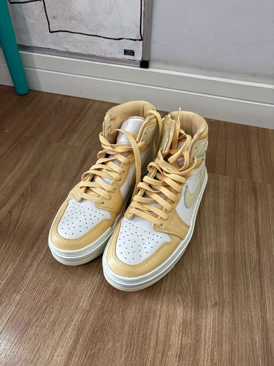 Tenis Nike Air Jordan 1 Elevate - Celestial Gold