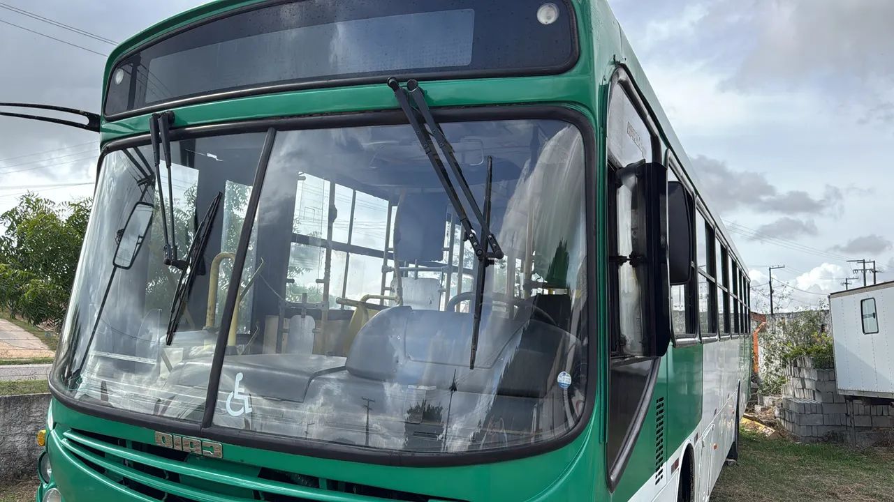 Ônibus mecedes 2011  Repasse  - Foto 8