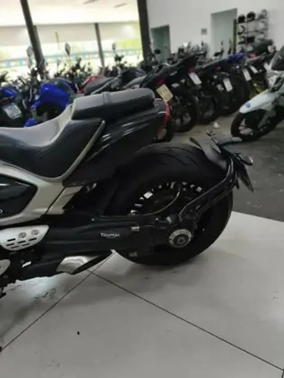 TRIUMPH ROCKET III R - Foto 4
