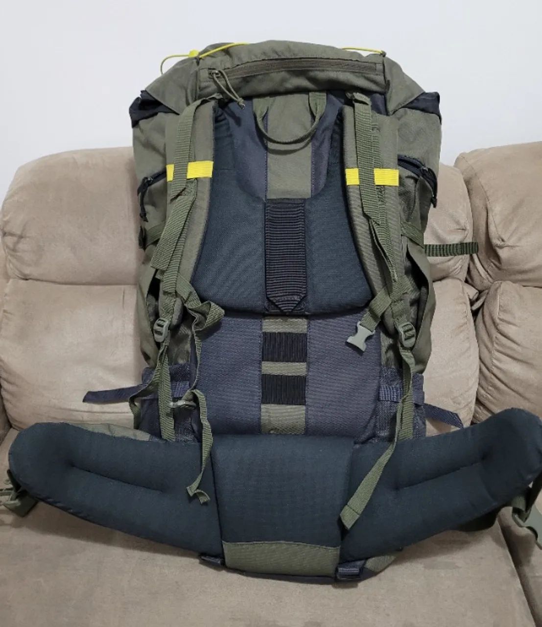 Mochila Cargueira Quechua Forclaz 70 Litros - Foto 2