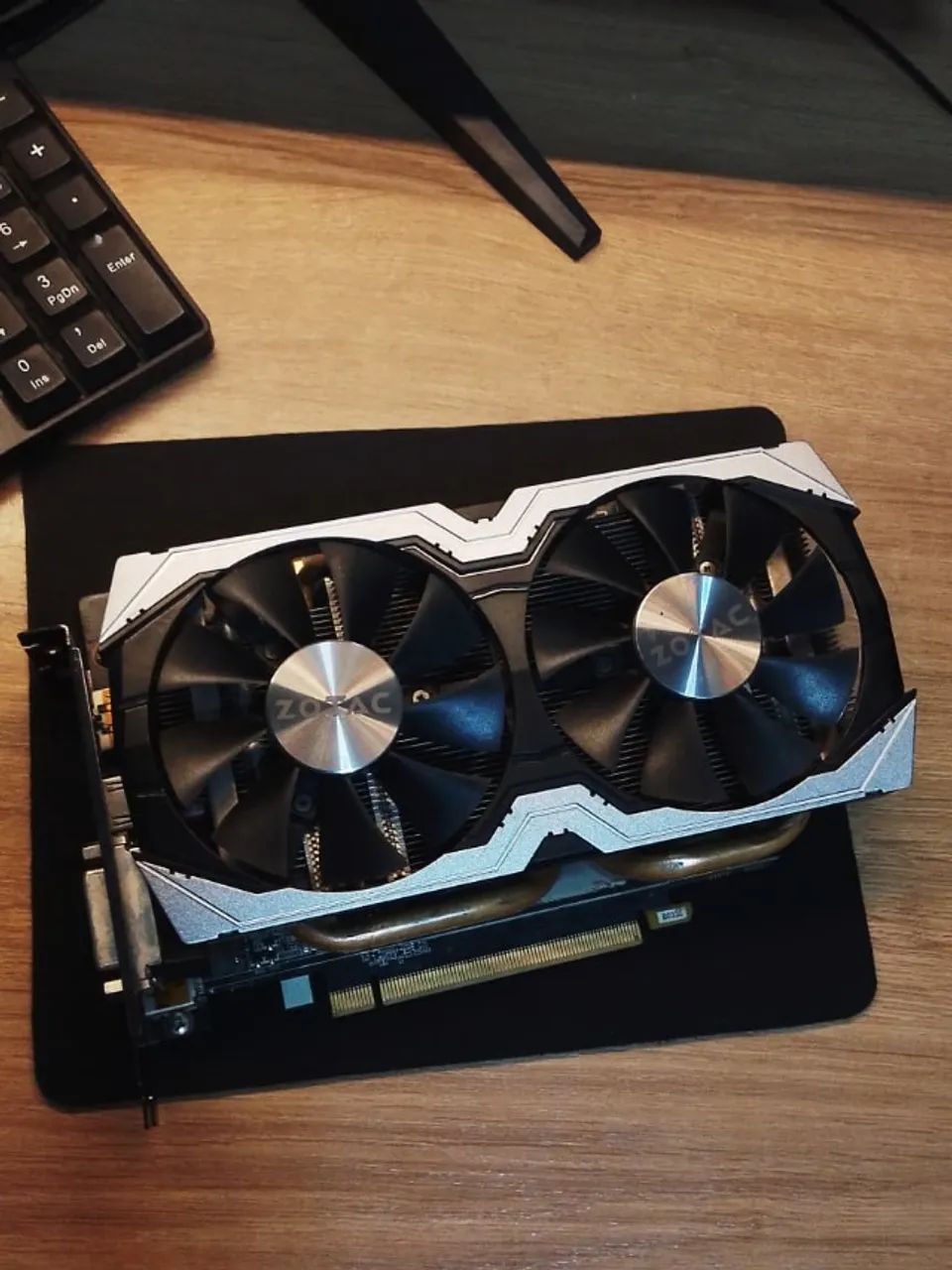 Placa de Vídeo GTX 1070 8GB Mini Zotac GPU