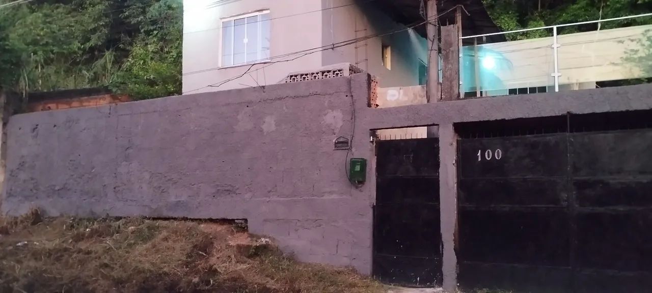 Alugo casa com preço de kitnet 