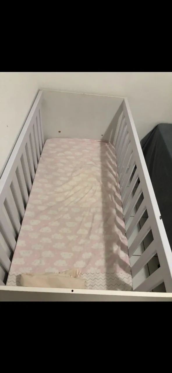 Berço com colchão 