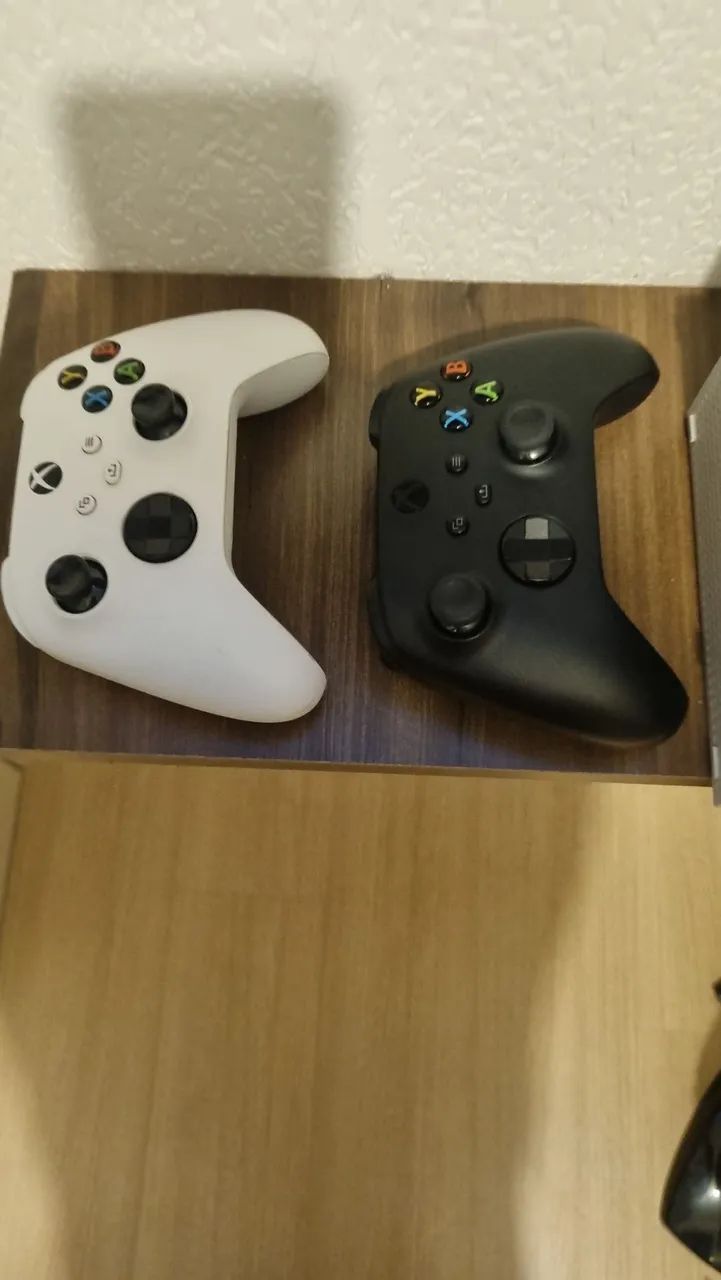 Vídeo game Xbox series S 2 controles e batlefield 6 e read dead redemption 2   - Foto 4