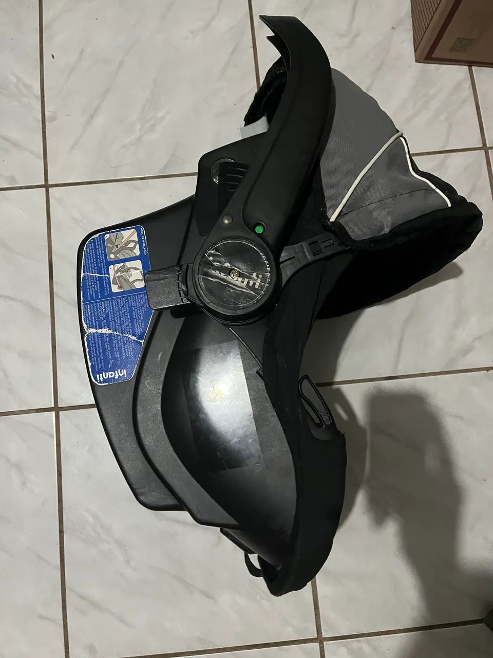Bebê conforto com base ISOFIX marca INFANTI - Foto 4