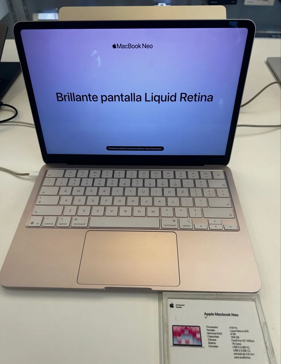 Macbook Neo 13'' 256GB 8RAM - Foto 2
