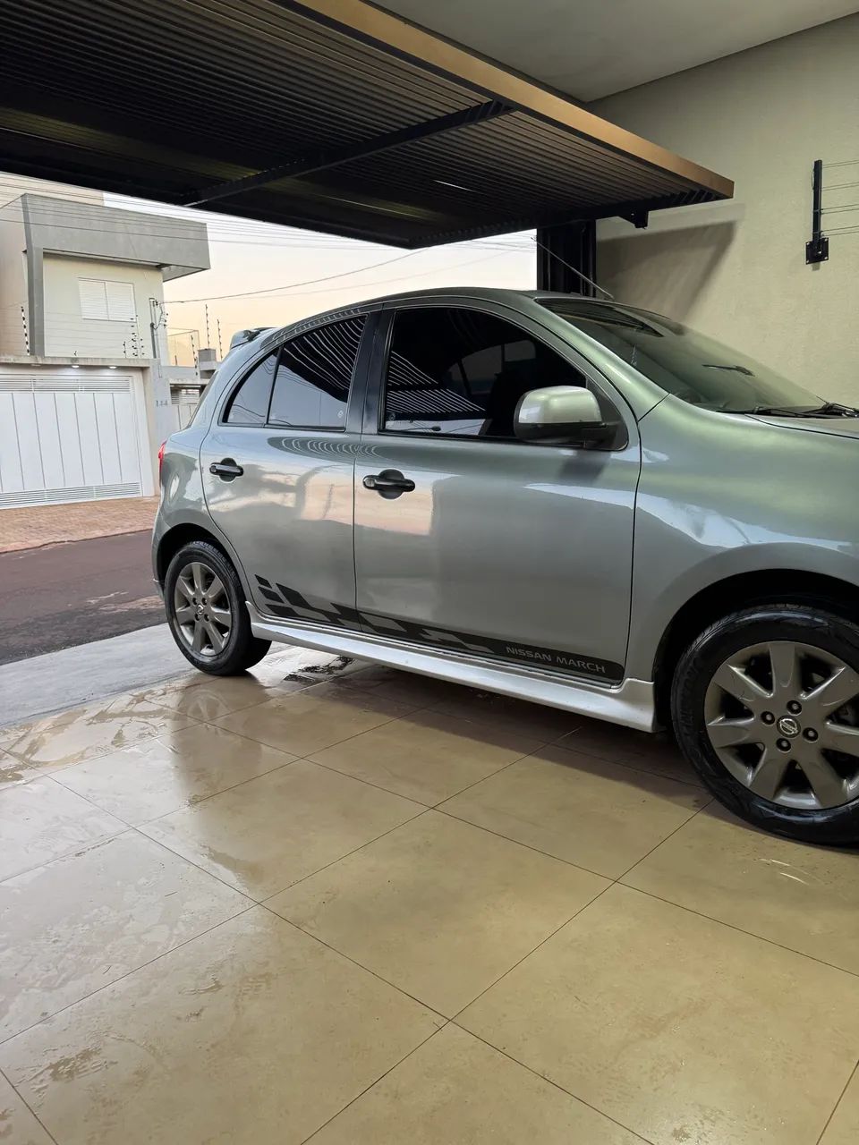 Nissan March 2012