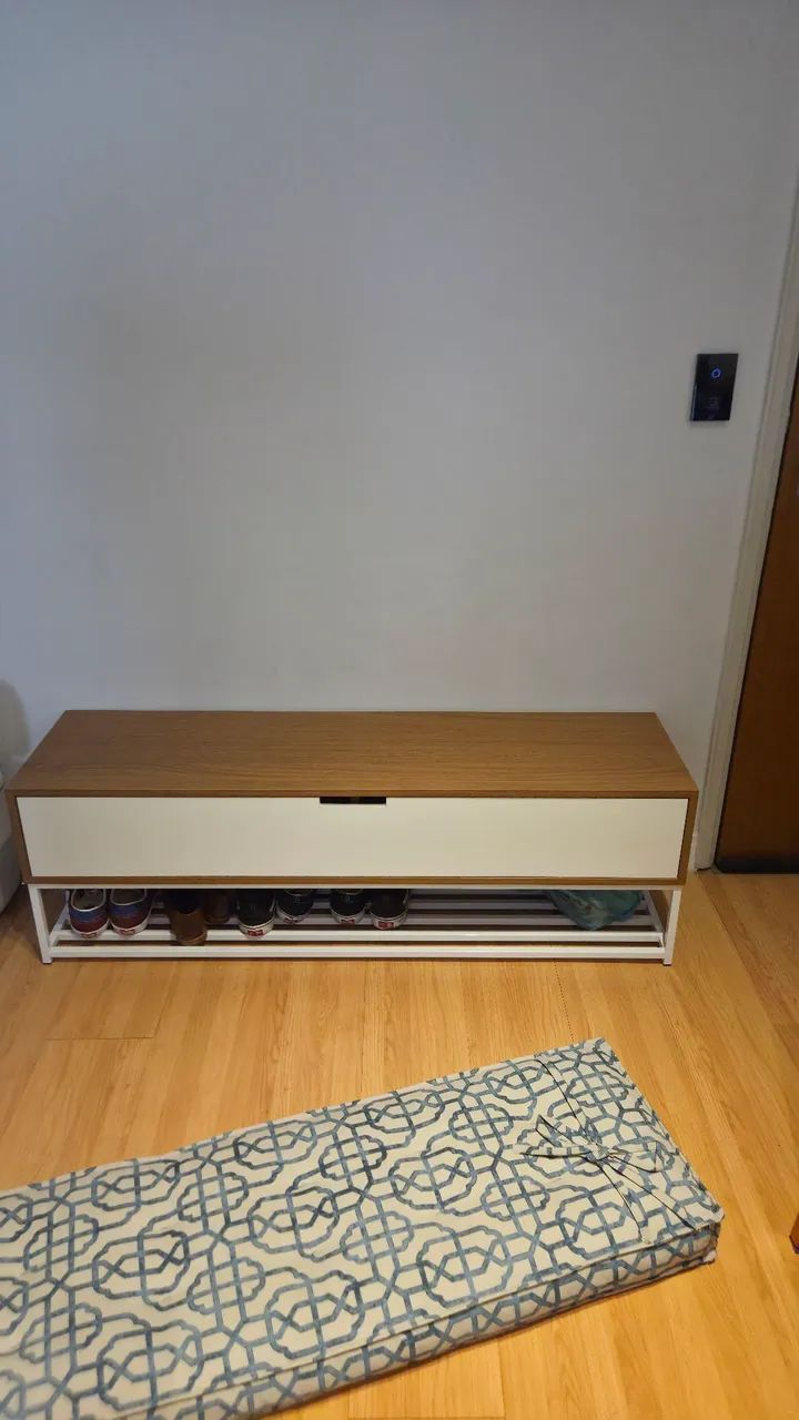 Sapateira (18 pares) e banco ou mesa de apoio - 1.30m - Foto 4