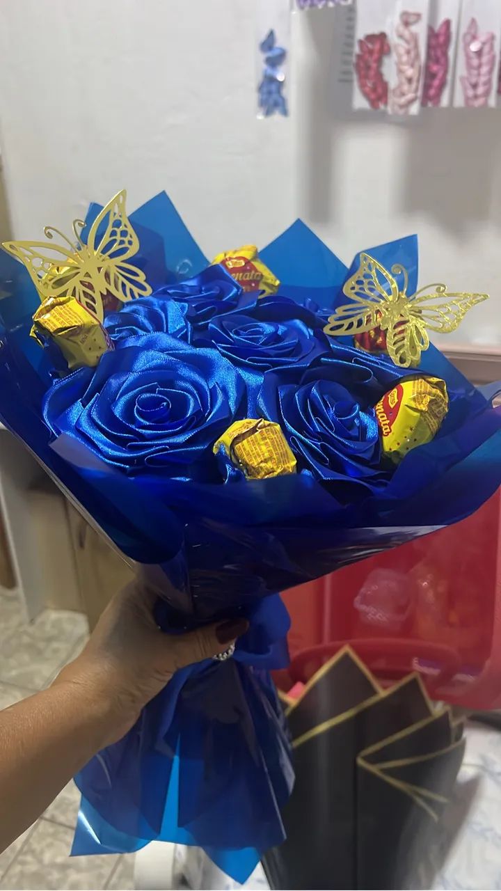 Buquês de rosas de cetim com 7 rosas 