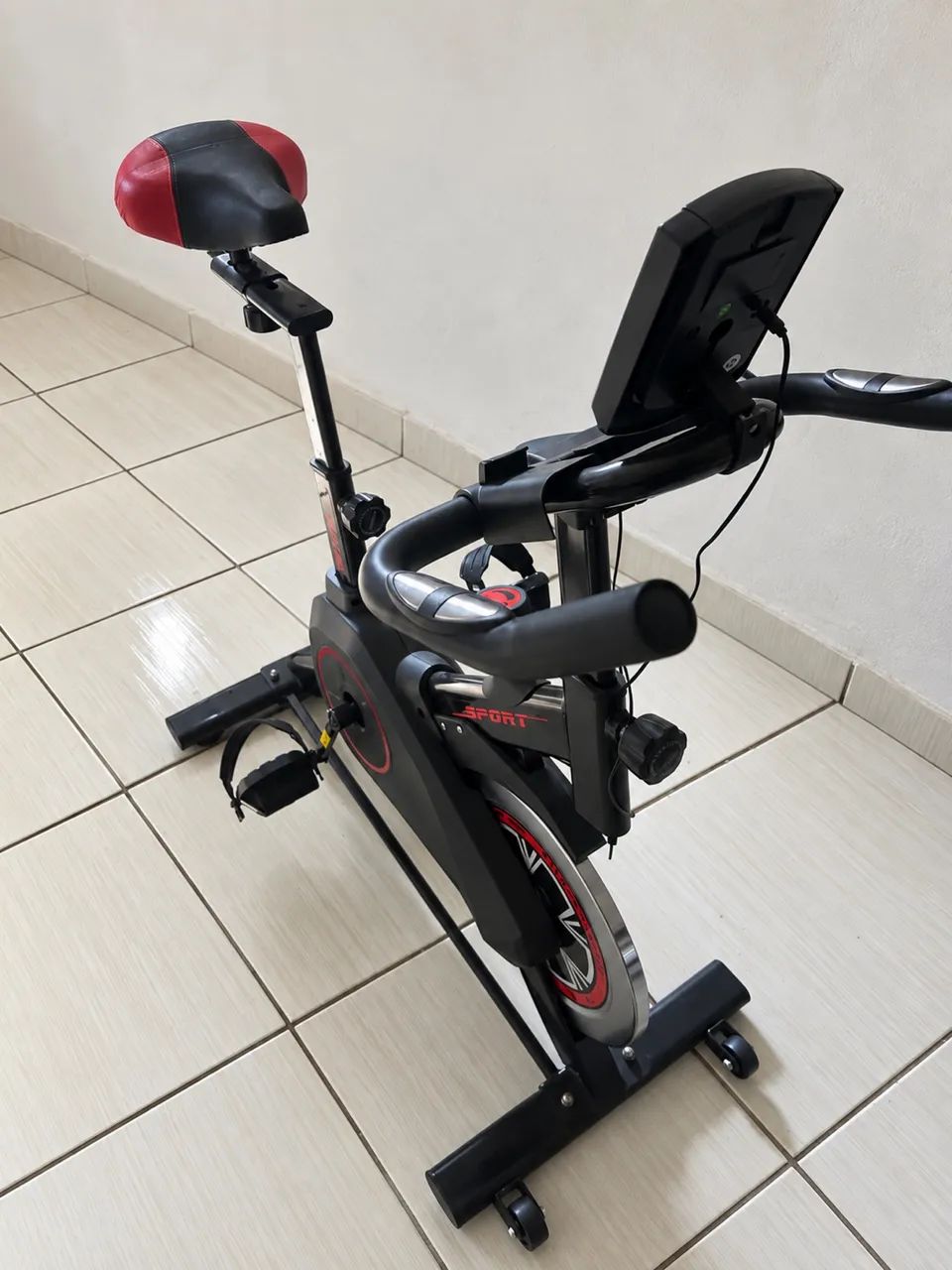 Bicicleta ergométrica spinning com painel digital - Foto 2