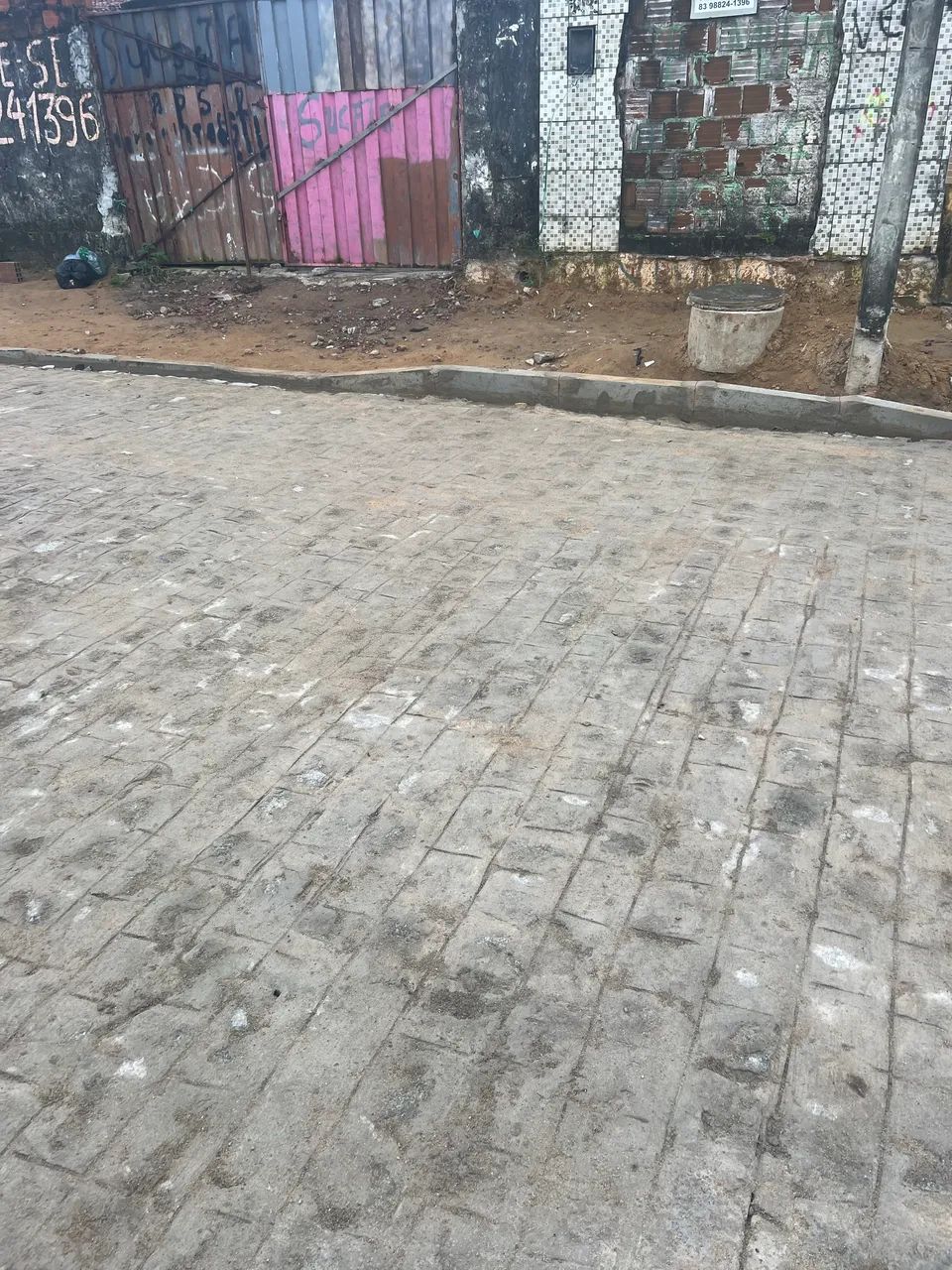Vende-se esse terreno 