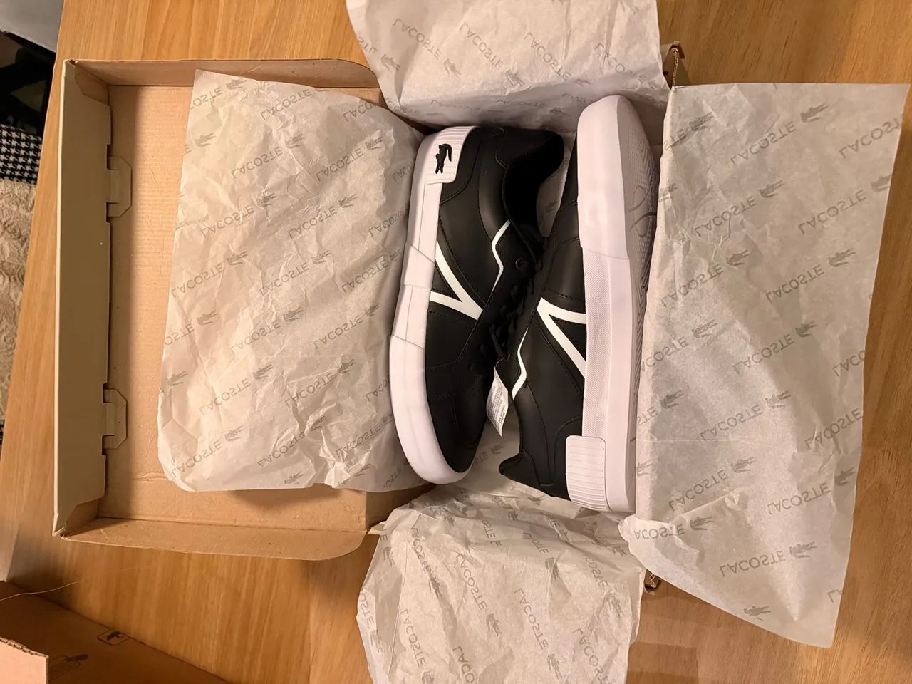 TÊNIS LACOSTE L004