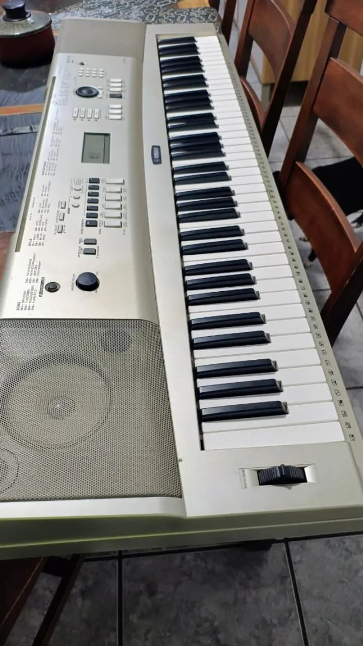 Teclado Yamaha YPG235
