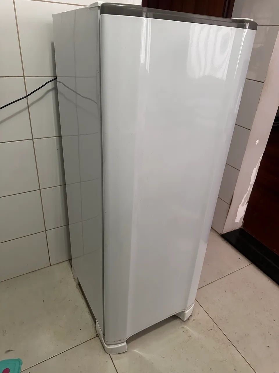 Geladeira Esmaltec 295L