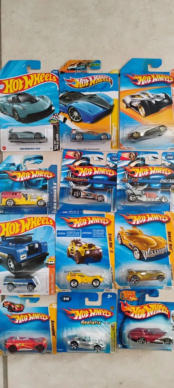 Hot Wheels lacrados de diversos anos  - Foto 2