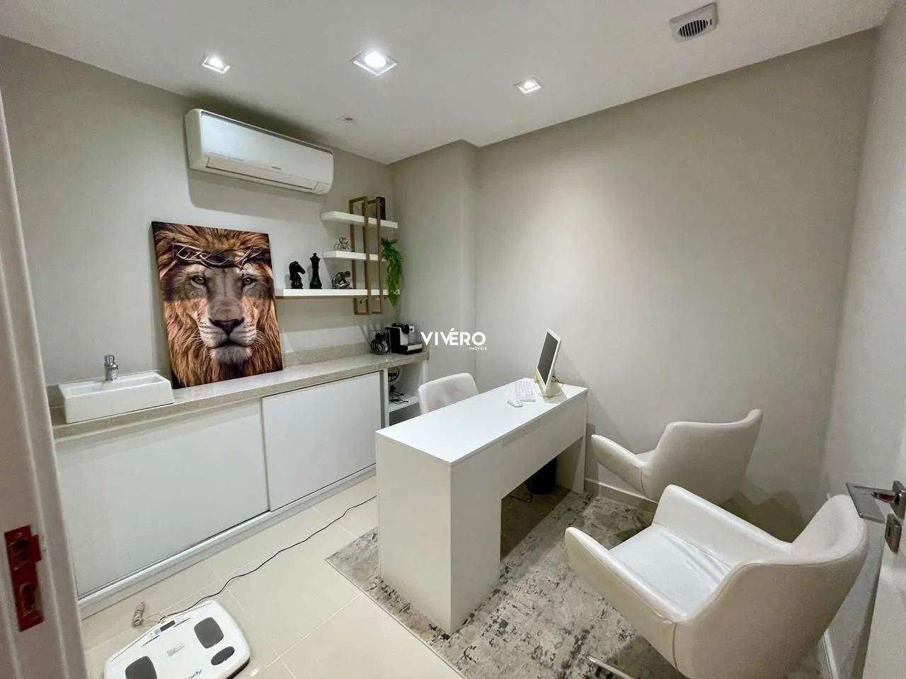 Sala comercial equipada no Edifício Ilha DMontecristo - Clínica de Estética de - Foto 4